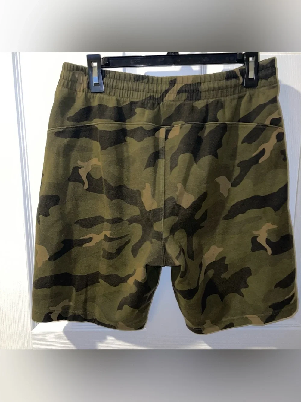 Men’s Medium camo shorts dynamic fleece stretch